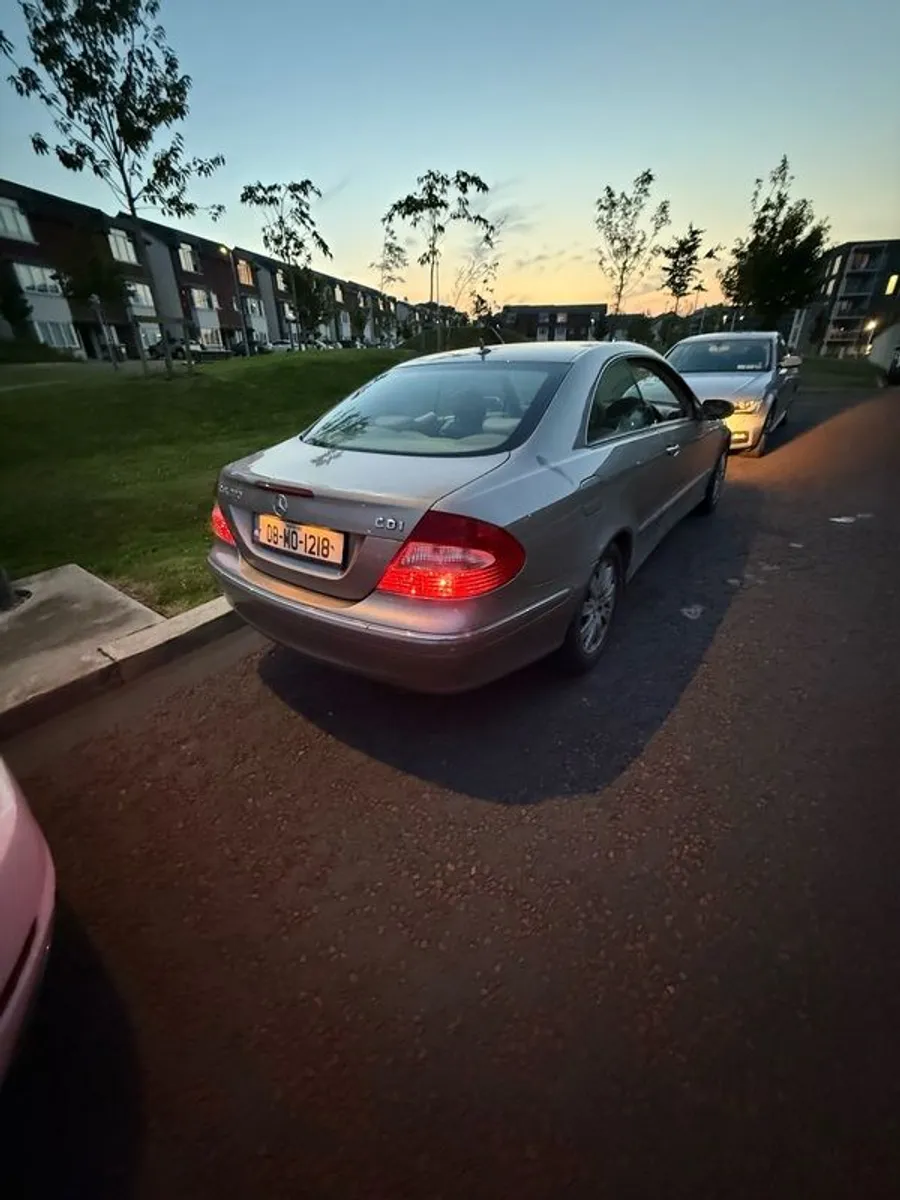 2008 Mercedes-benz Clk - Image 2