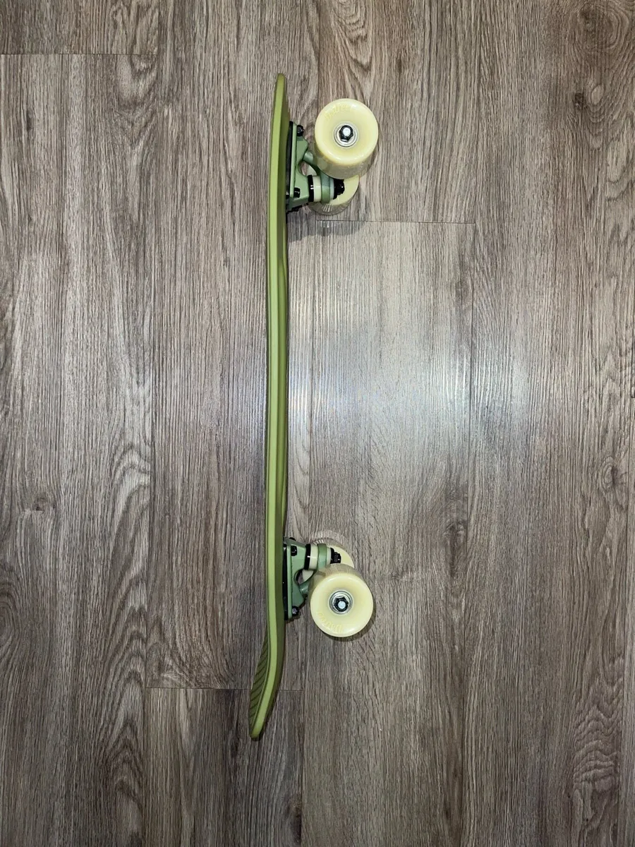 Skateboard - Image 2