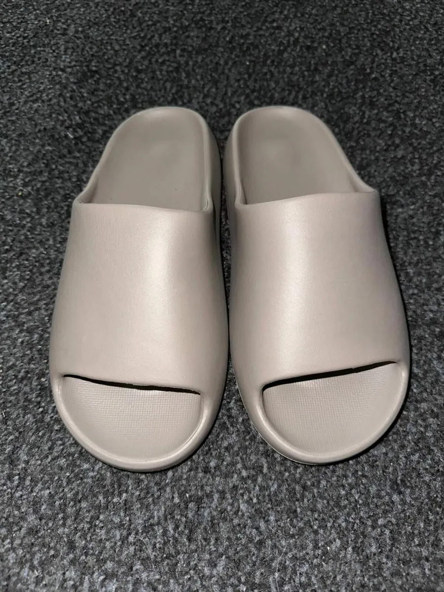 Flip Flops - Image 1