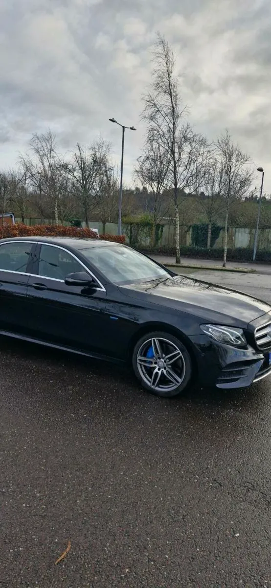 Mercedes Benz E350e AMG Line - Image 3