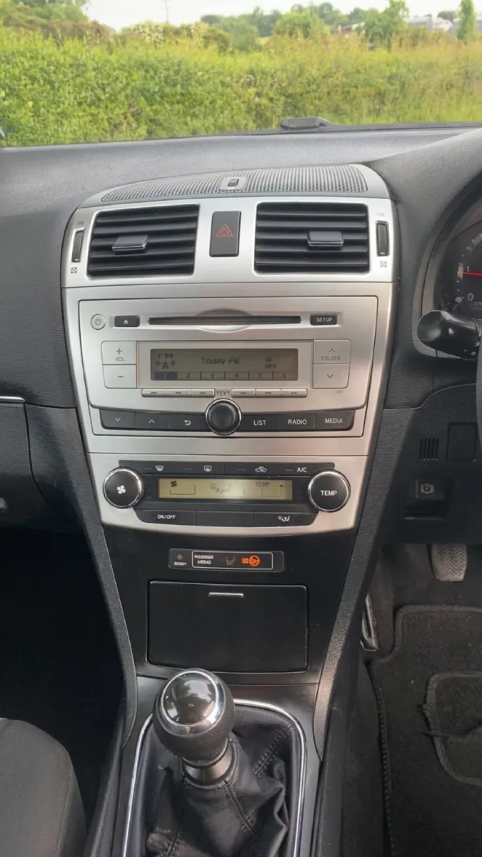 Toyota Avensis 2.0 D4D Terra - Image 4