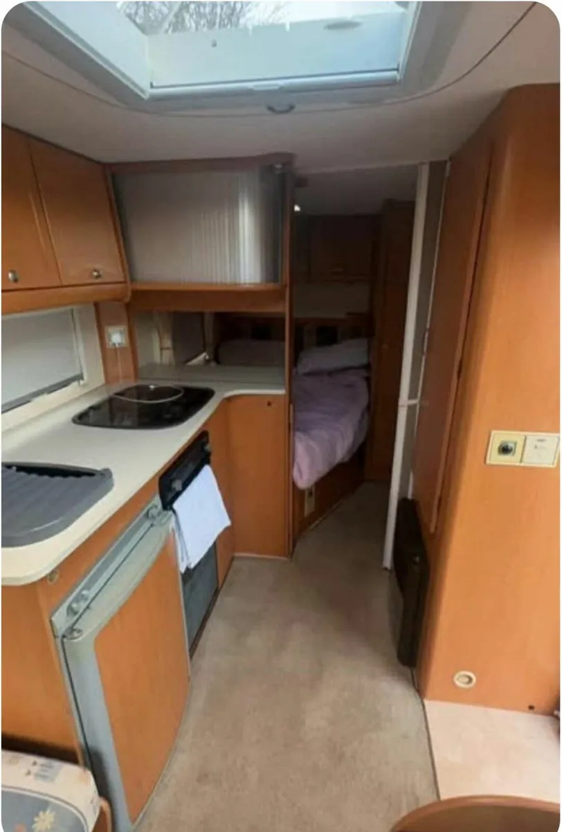 4 birth Caravan - Image 1