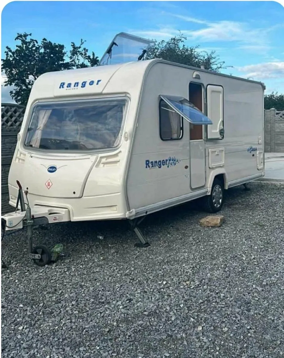 4 birth Caravan - Image 4