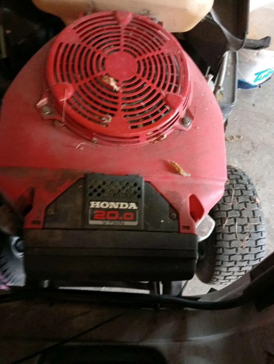 Ride on mower - Image 4