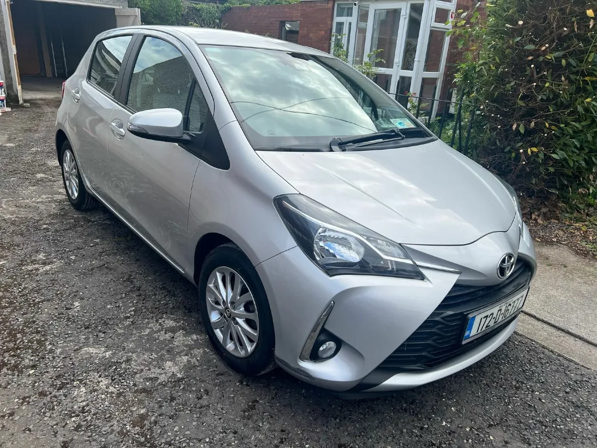 Toyota Yaris 2017 - Image 2