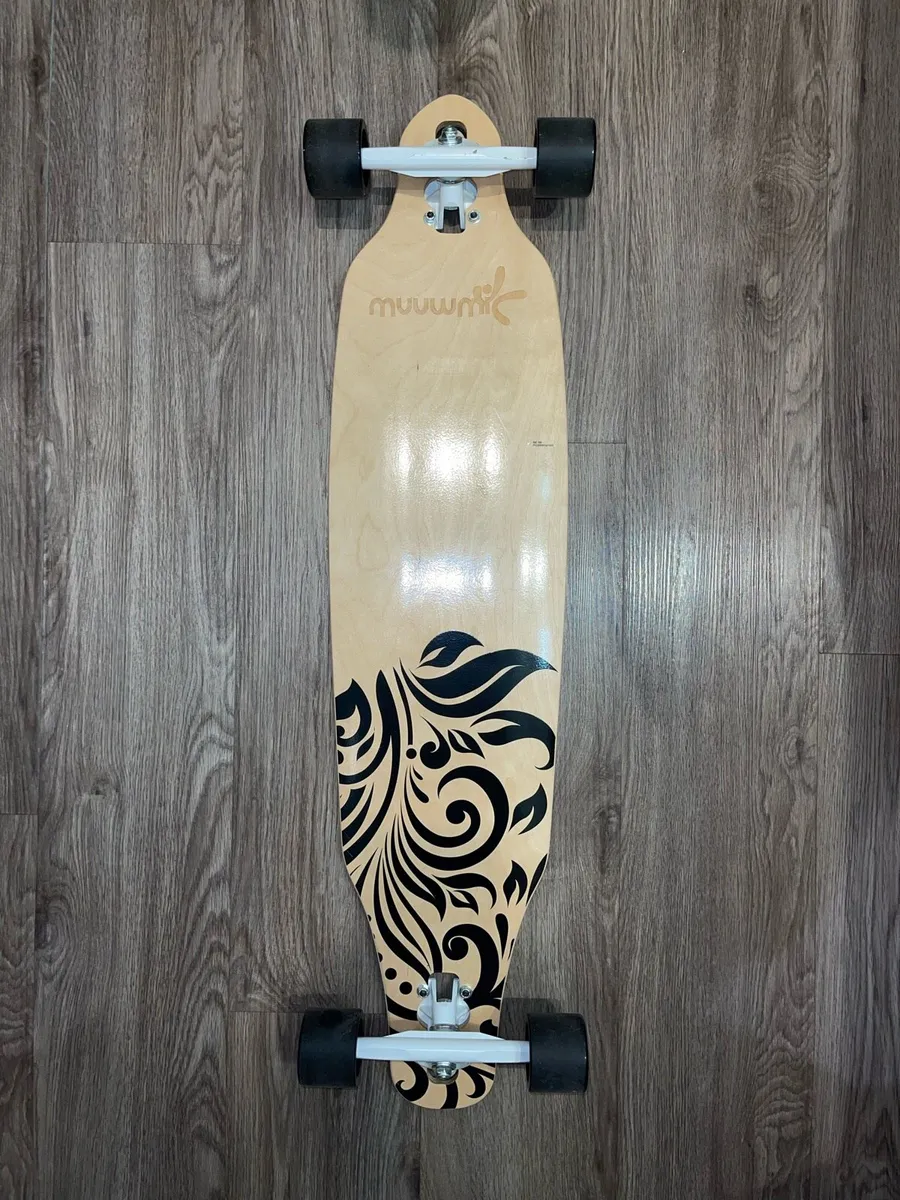 Skateboard - Image 1