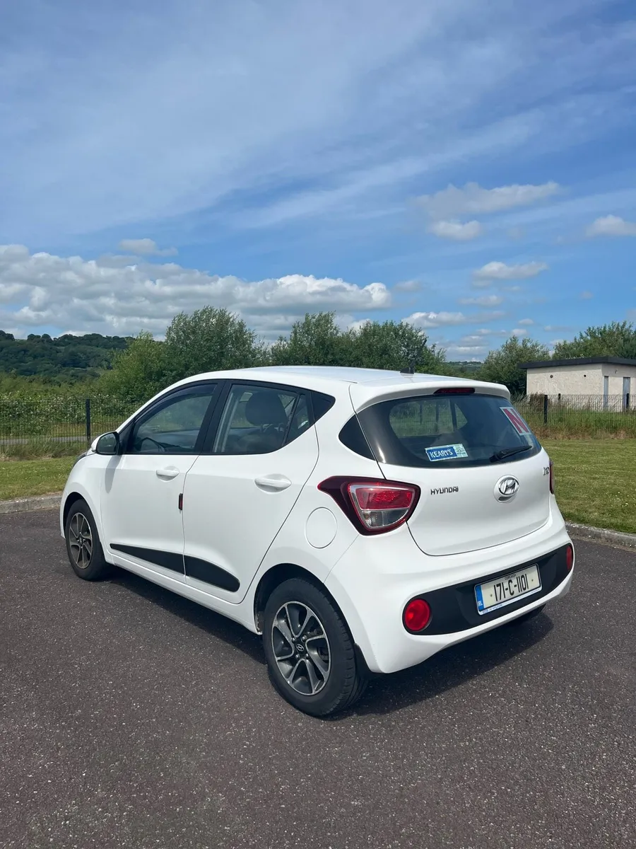 Hyundai i10 1.0L Petrol Deluxe *27000 KM* - Image 2