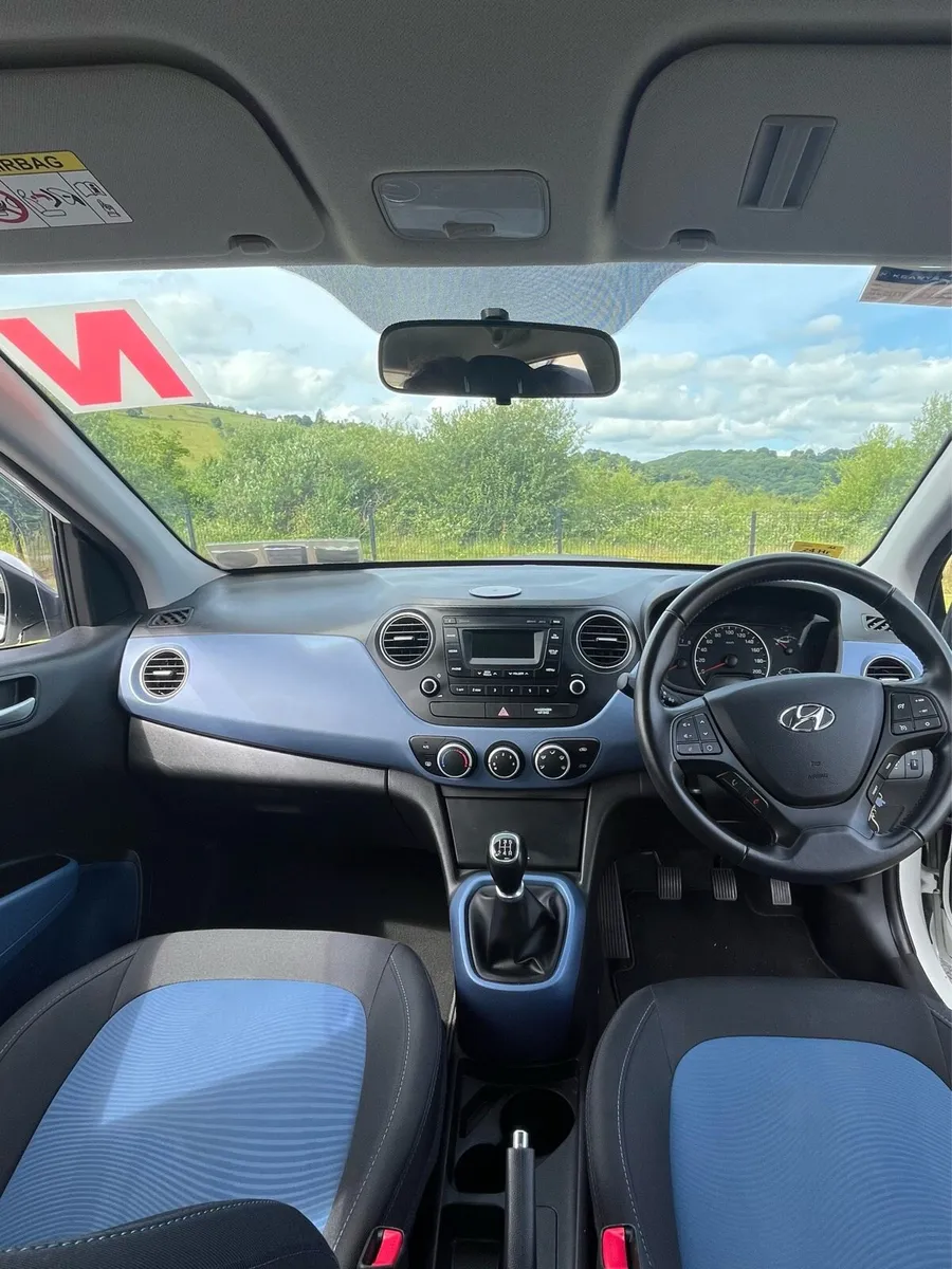 Hyundai i10 1.0L Petrol Deluxe *27000 KM* - Image 4