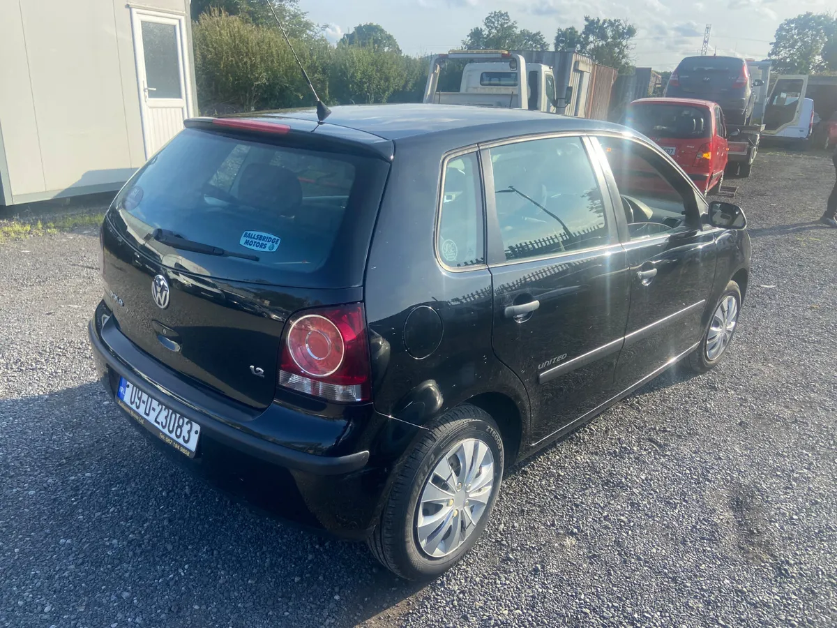 Volkswagen Polo 2009 low miles - Image 4