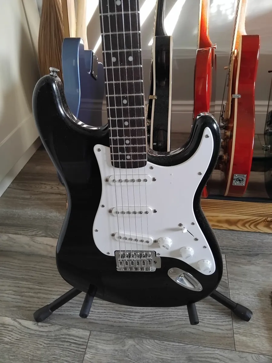 Guitar - Image 3