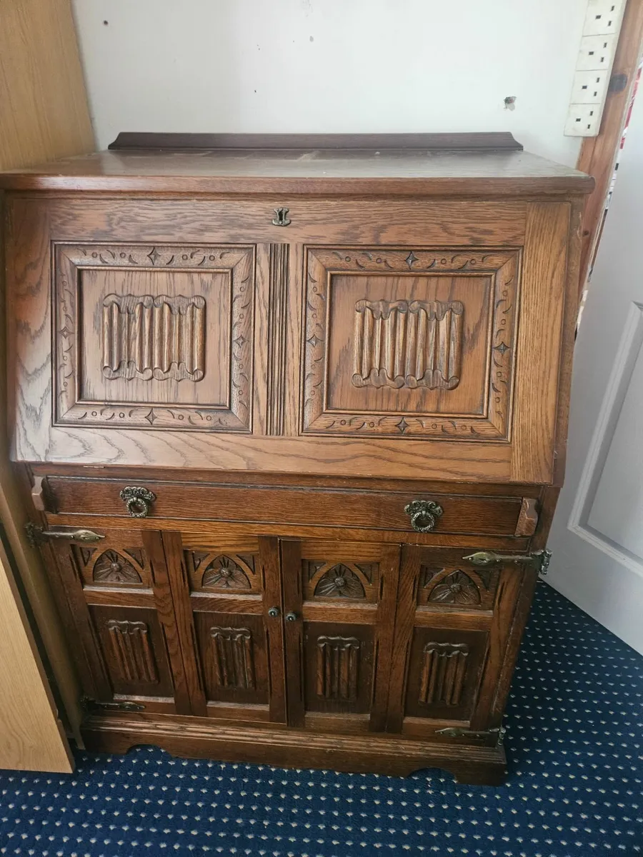Antique desk - Image 2