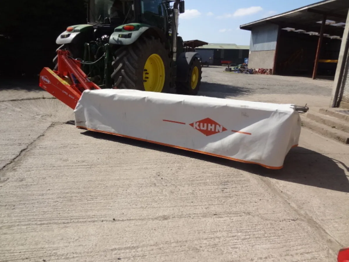 Kuhn GMD 800 Side Mounted Disc Mower - Image 1