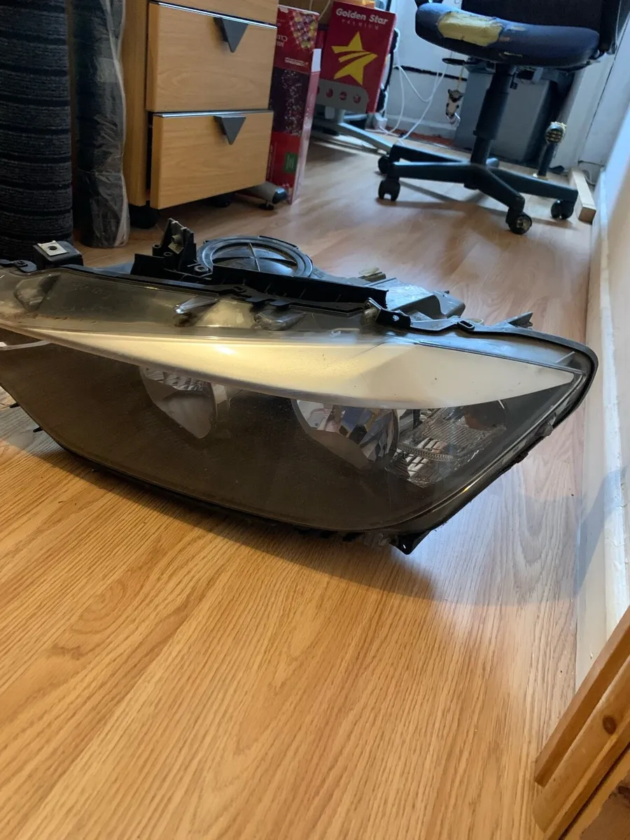 BMW headlights - Image 1