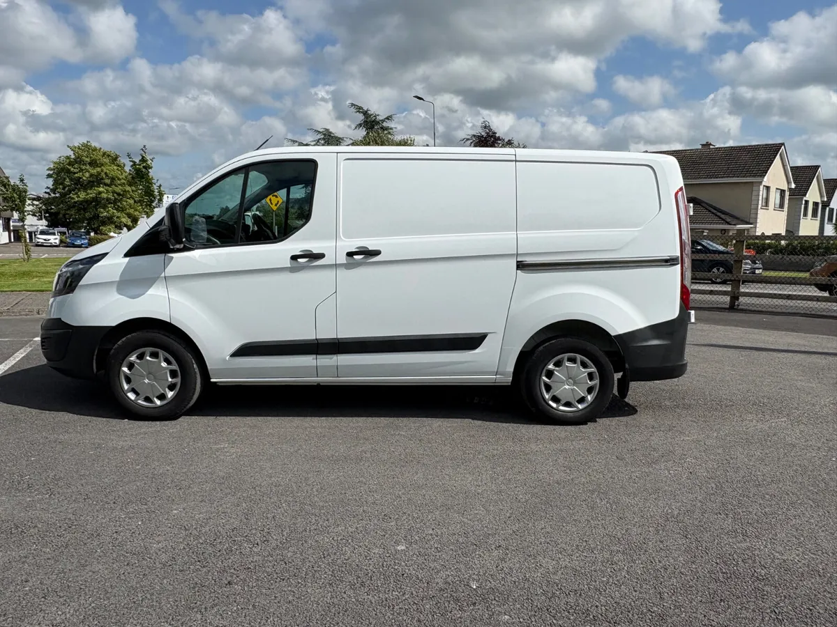 ABSOLUTELY IMMACULATE 2017 FORD TRANSIT CUSTOM - Image 4