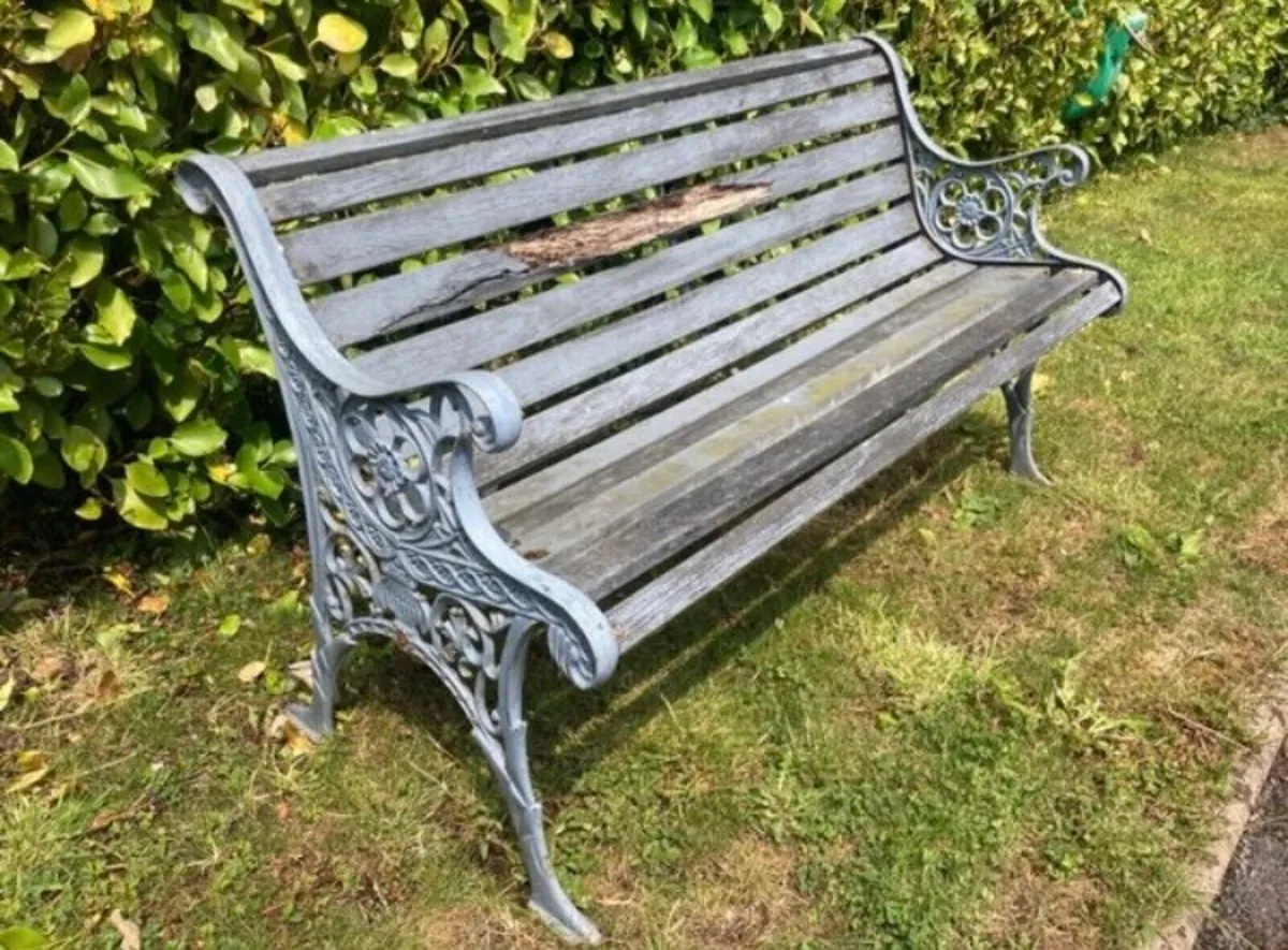 Cast iron metal bench - Image 1