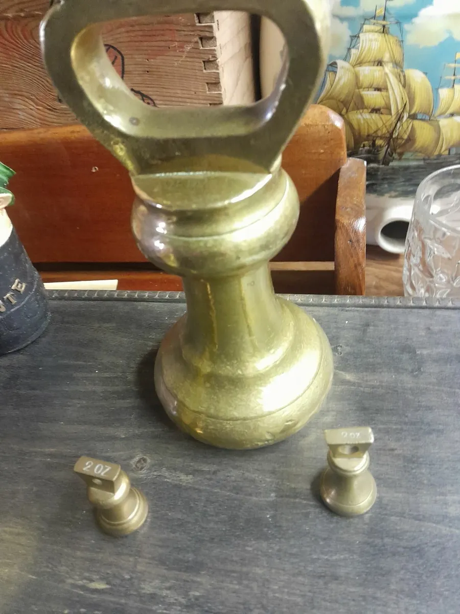 Three solid brass weights - Image 4