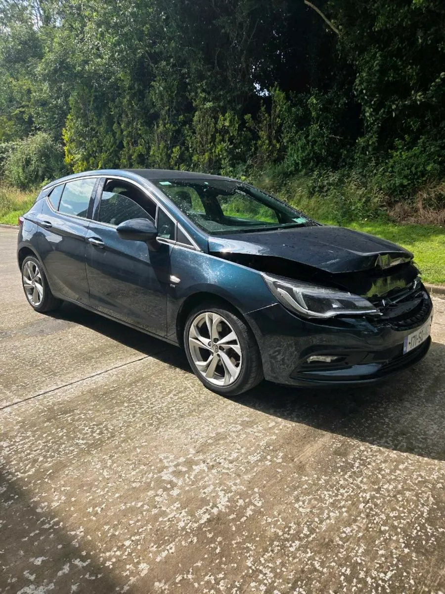 Vauxhall Astra 2017 SRI 1.6cdti Nct&Tax - Image 1