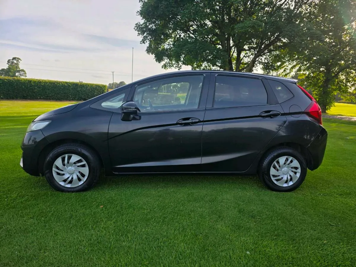 Honda Fit hybrid ( nct 03/26 ) 1 - Image 3