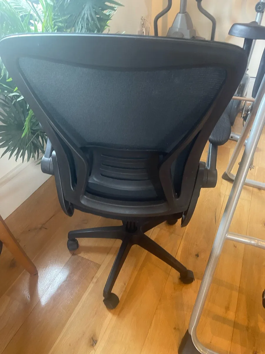 As New - Quality Office Or Study Swivel Chair - Image 2
