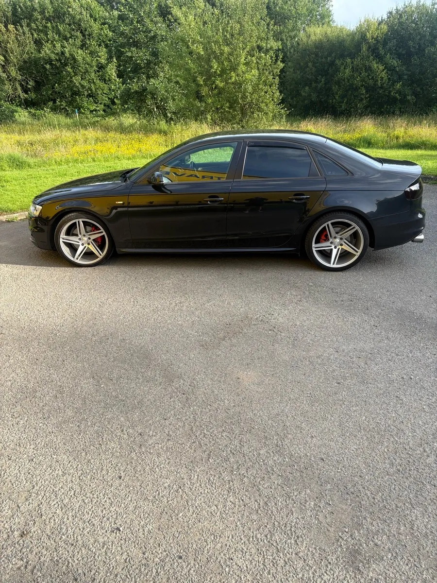 Audi A4 S-line Black Edition - Image 2