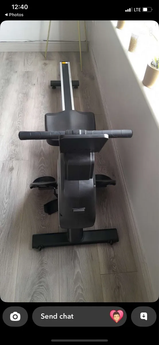 Rowing machine - Image 1