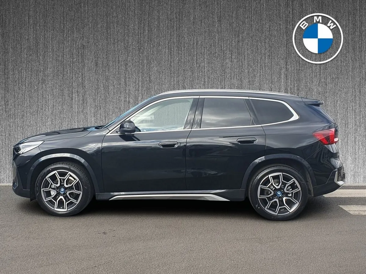 BMW iX1 Edrive20 Xline - Image 4