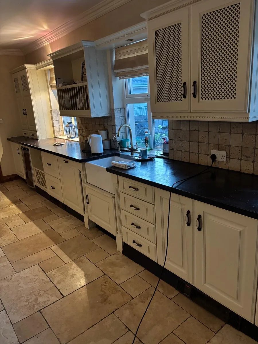 Kitchen unit - Image 1