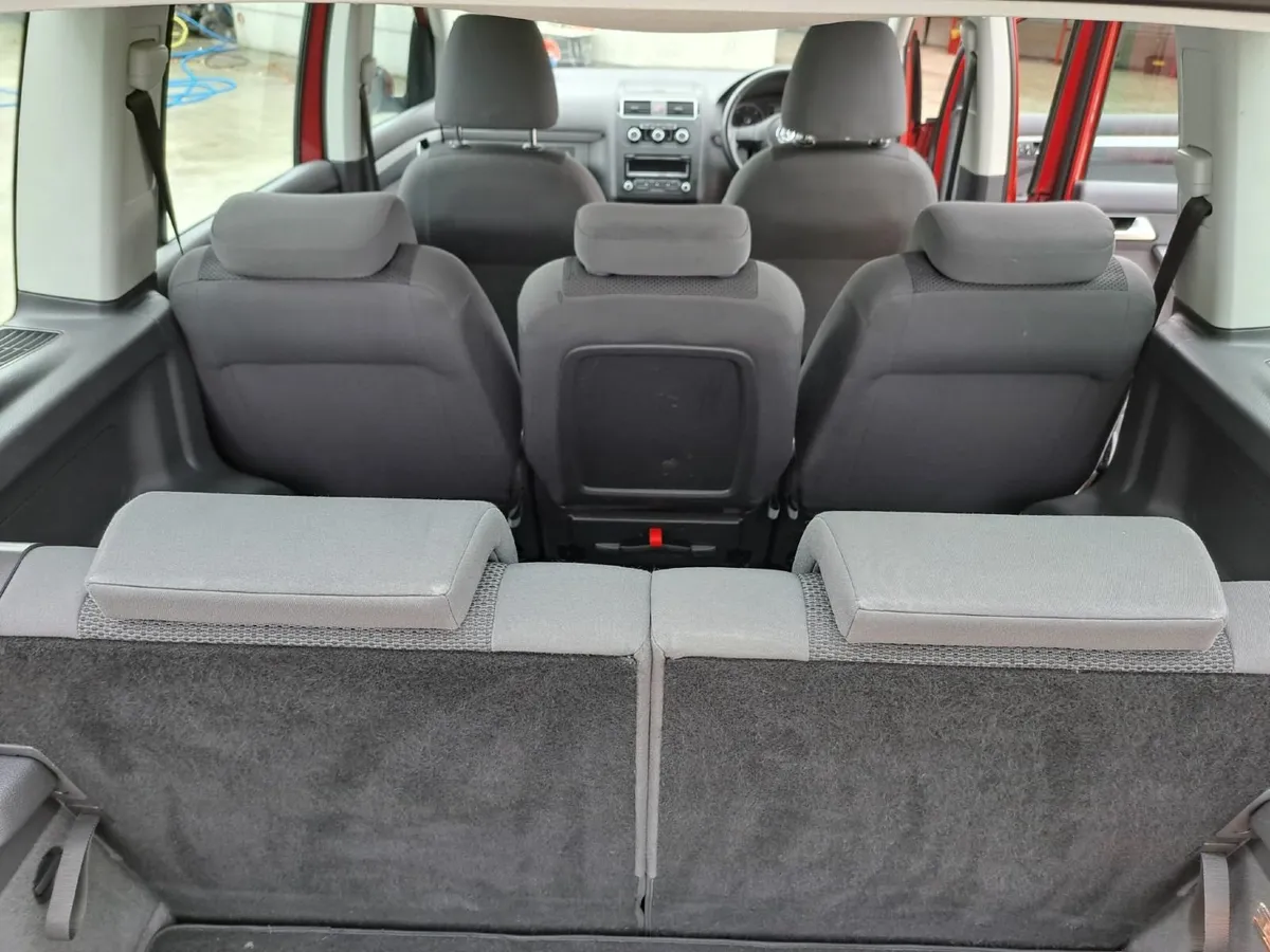 Volkswagen Touran 2014 - Image 2