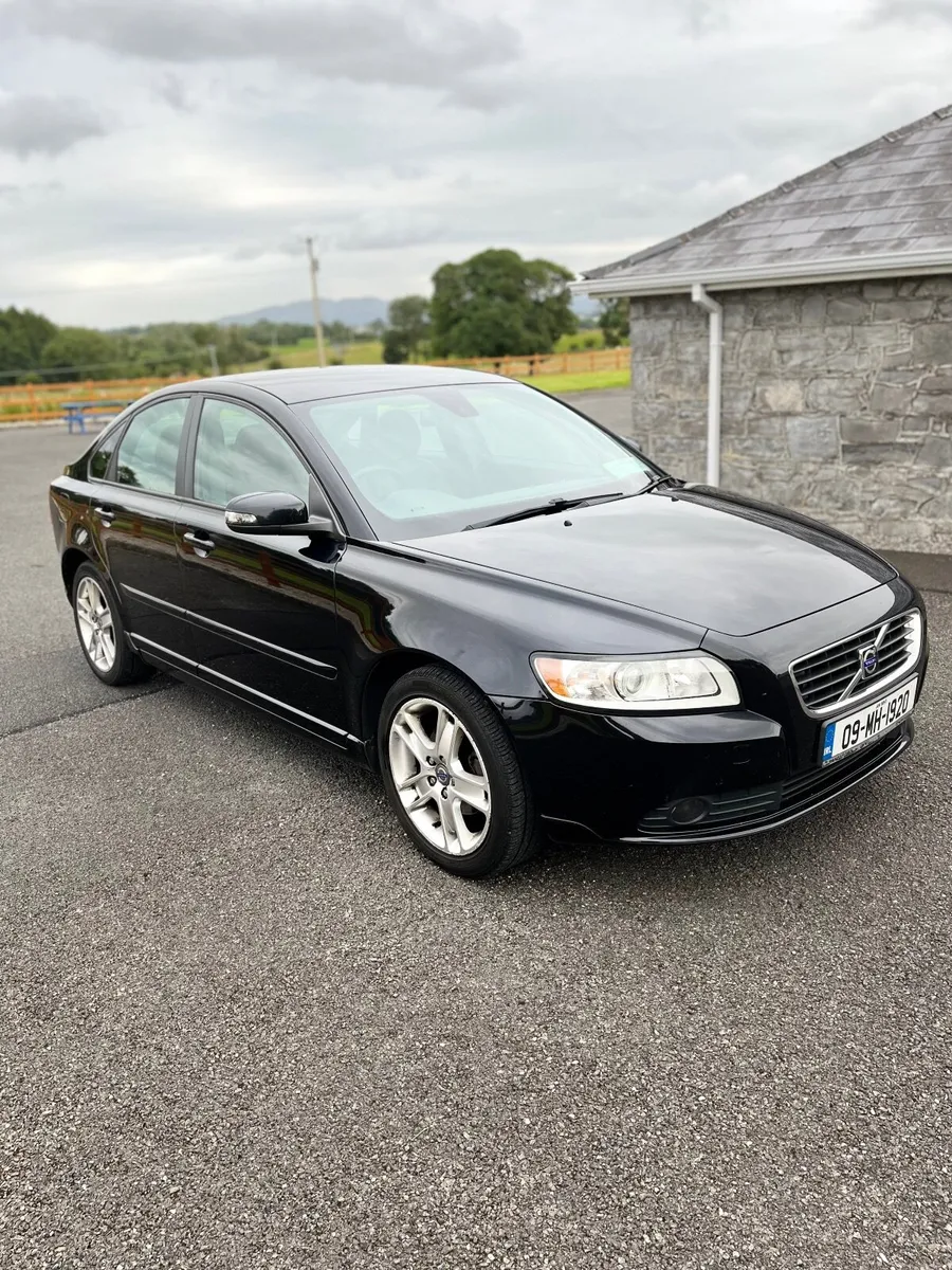 Volvo S40 2009 - Image 1