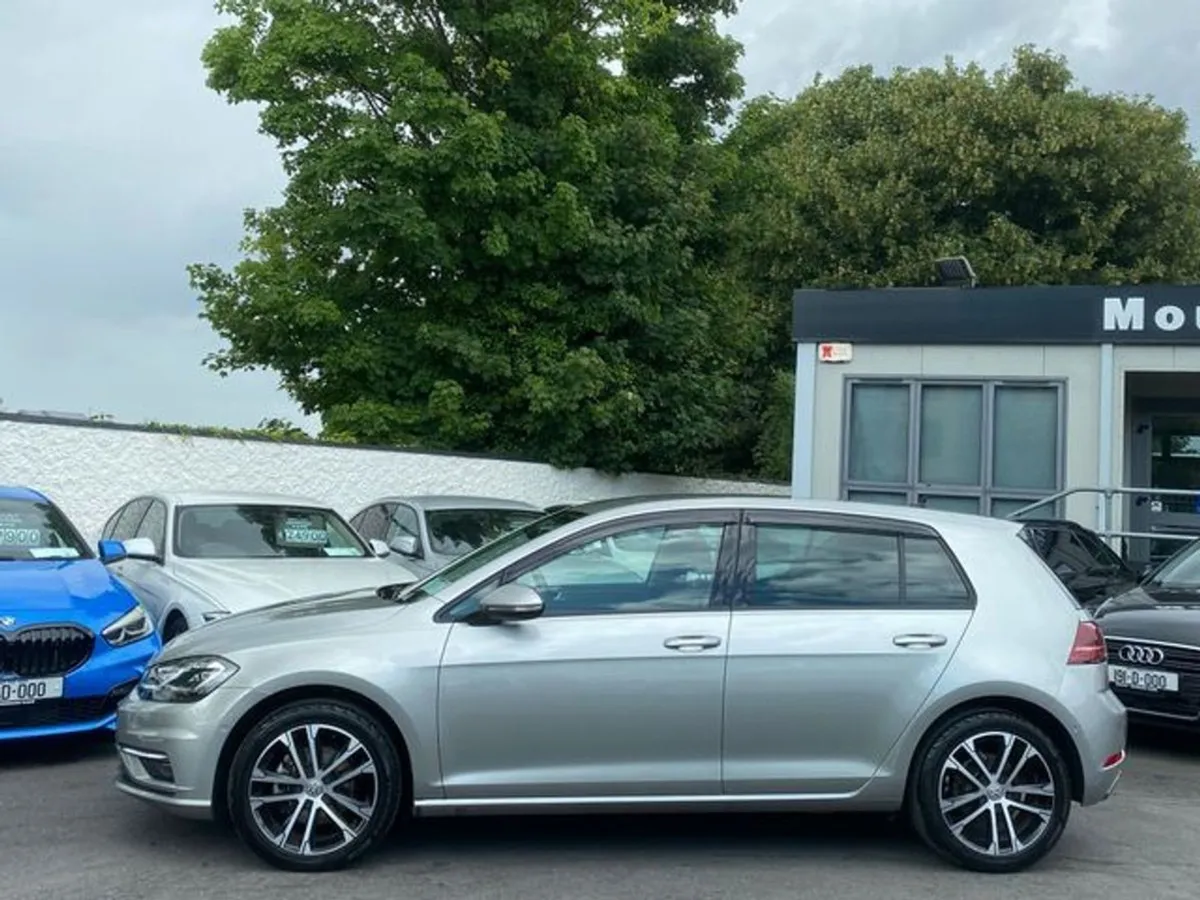 Volkswagen Golf Auto 1.2tsi Facelift  meister - Image 4