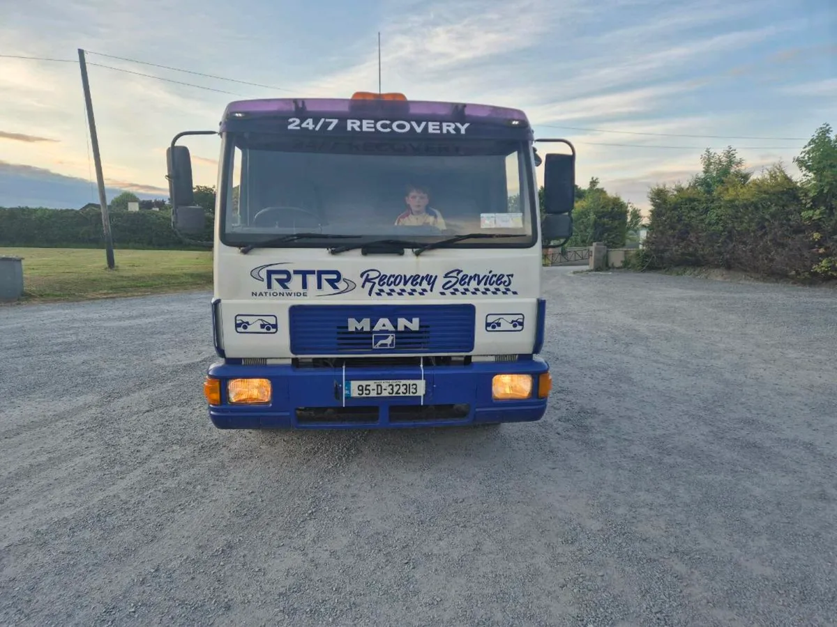MAN TILT AND SLIDE RECOVERY TRUCK - Image 2