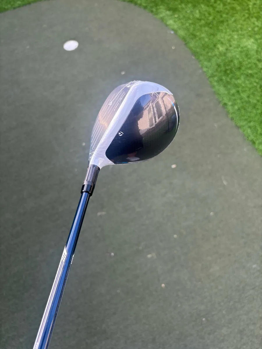 BRAND NEW TAYLOR MADE SIM 2 MAX 5 WOOD - Image 3