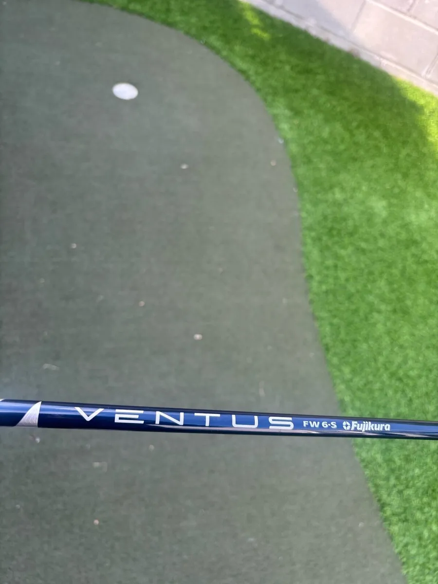 BRAND NEW TAYLOR MADE SIM 2 MAX 5 WOOD - Image 4