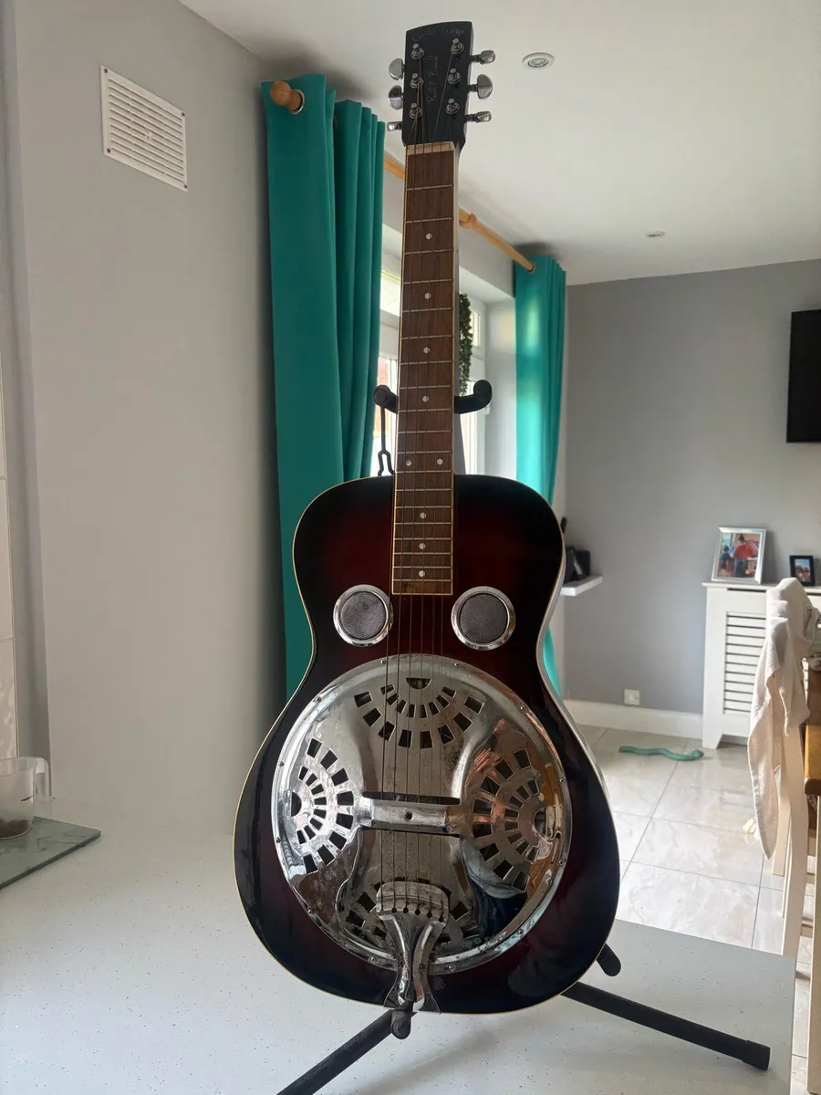 Square neck resonator - Image 1