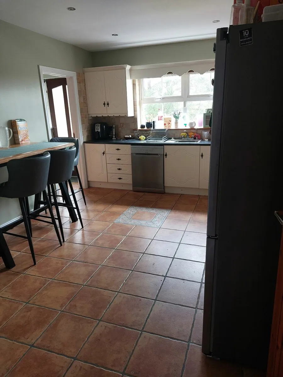 Kitchen - Image 2