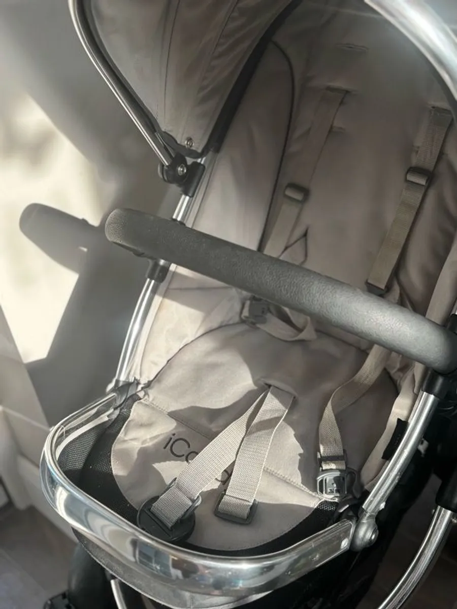 iCandy Peach Truffle Travel System with Maxi-Cosi Car Seat - Image 2