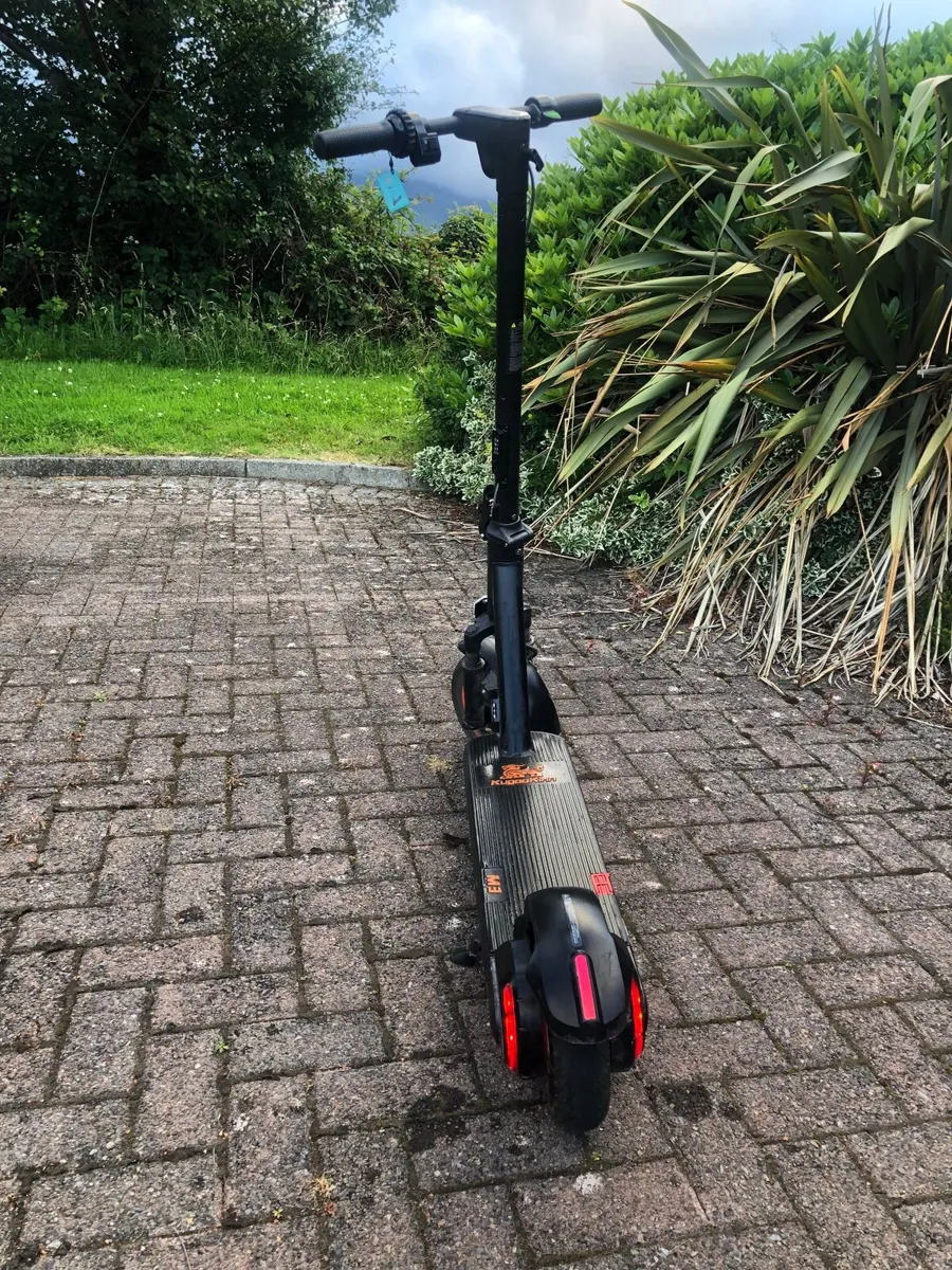 Electric scooter - Image 2