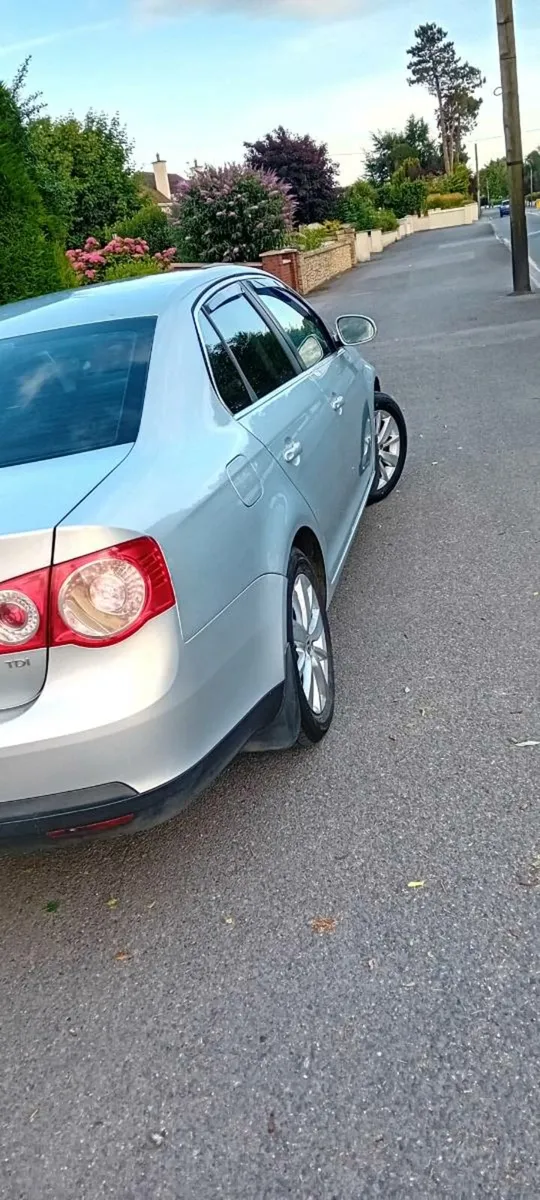 VOLKSWAGEN JETTA - Image 4