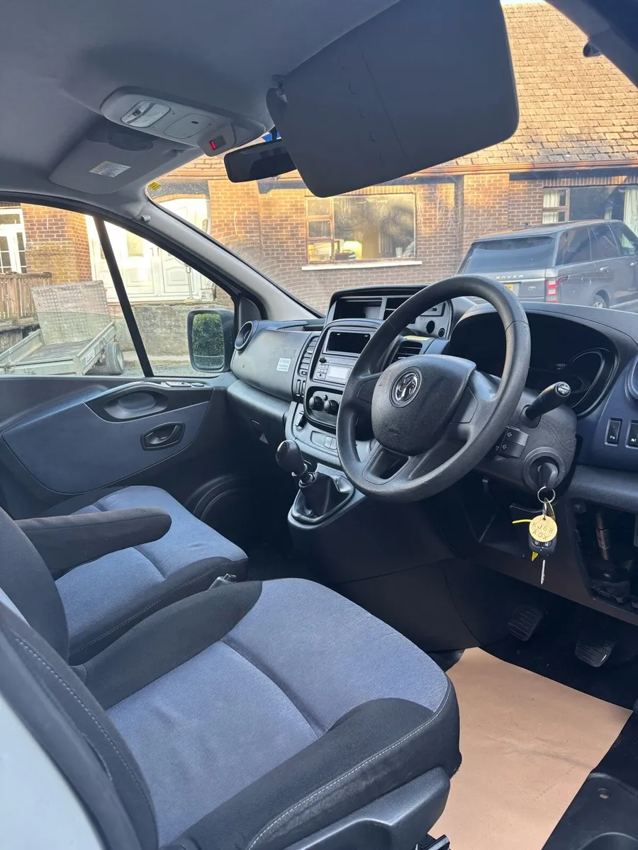 2019 Vauxhall Vivaro 5 seater Crew Cab - Image 4