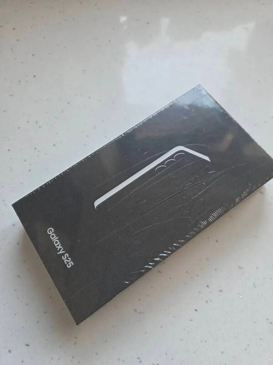 Samsung Galaxy S25 - Image 1