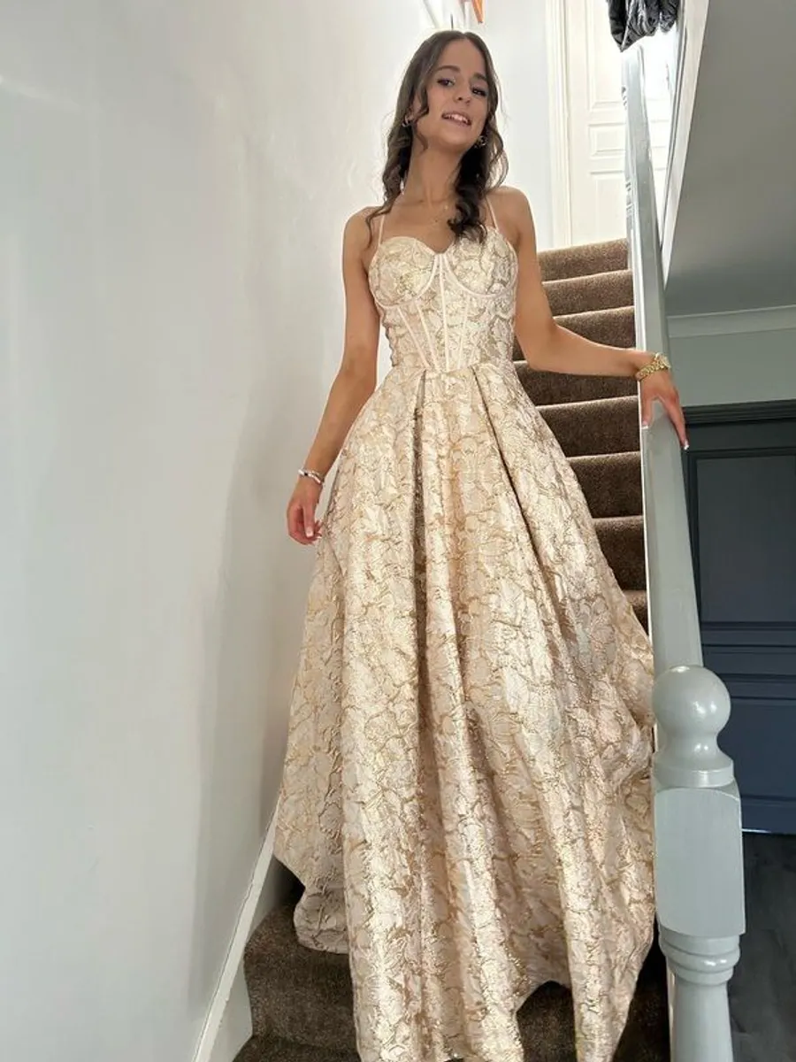 Debs - Image 1
