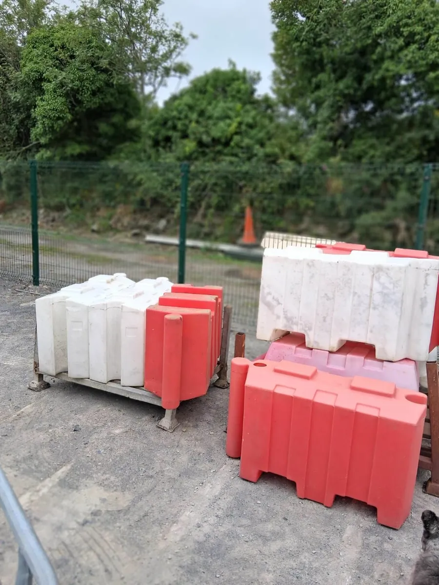 Construction equipment - Image 4