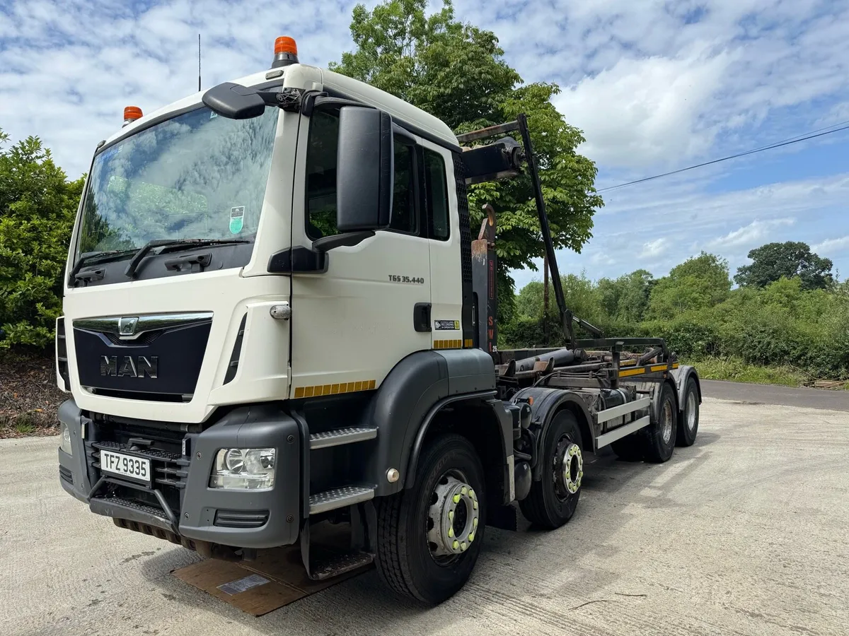 MAN 8x4 (NEEDS ENGINE) - Image 1