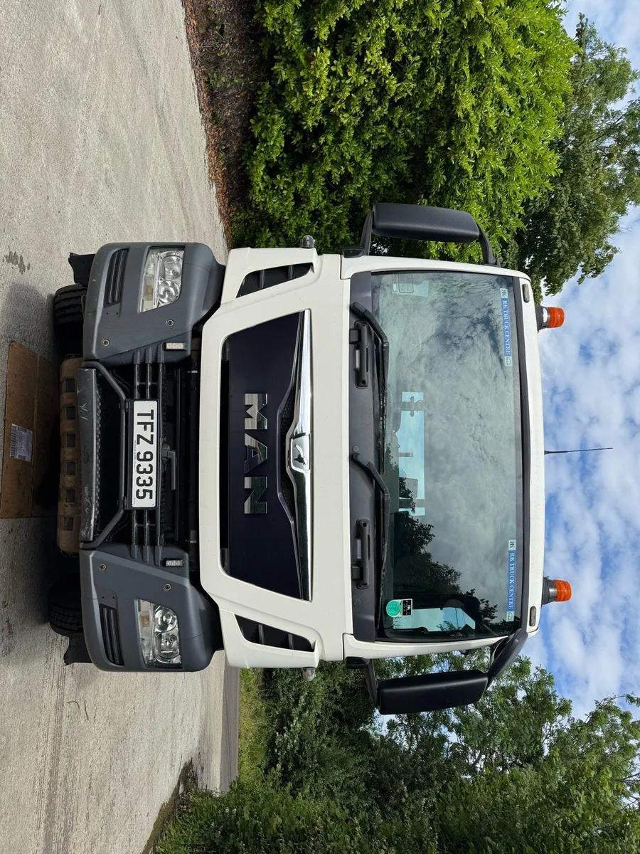 MAN 8x4 (NEEDS ENGINE) - Image 2