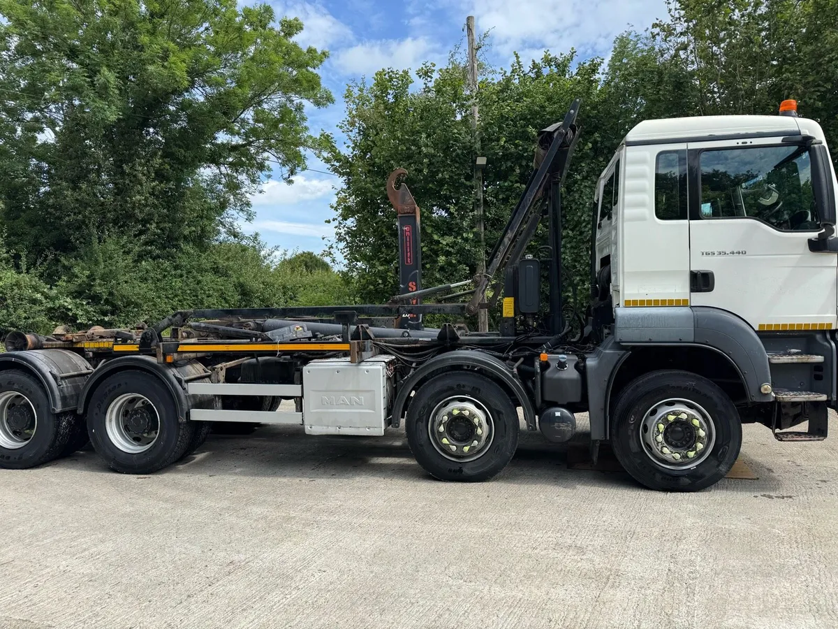 MAN 8x4 (NEEDS ENGINE) - Image 4