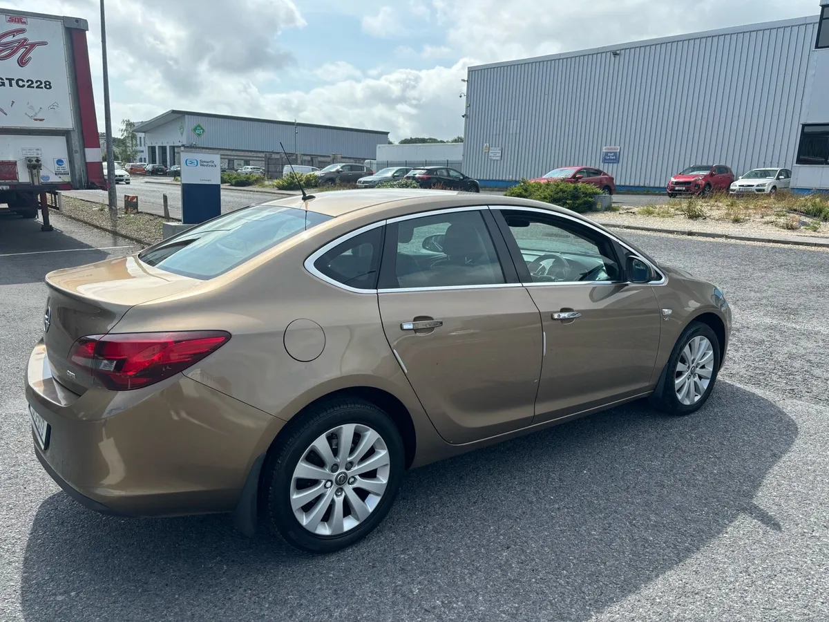 131 Opel Astra - Image 2