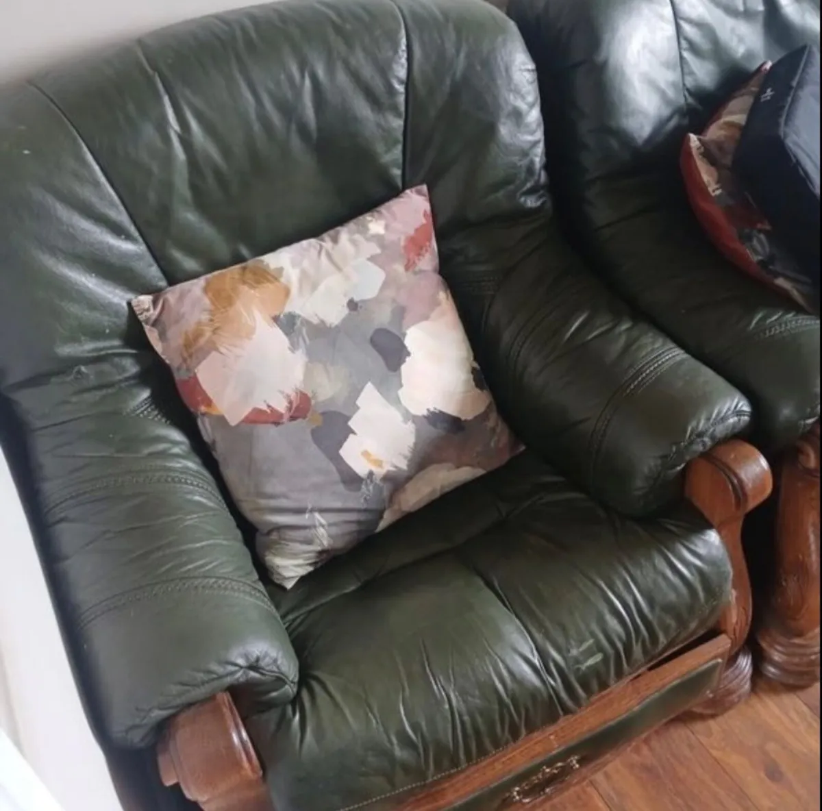 Couch - Image 2