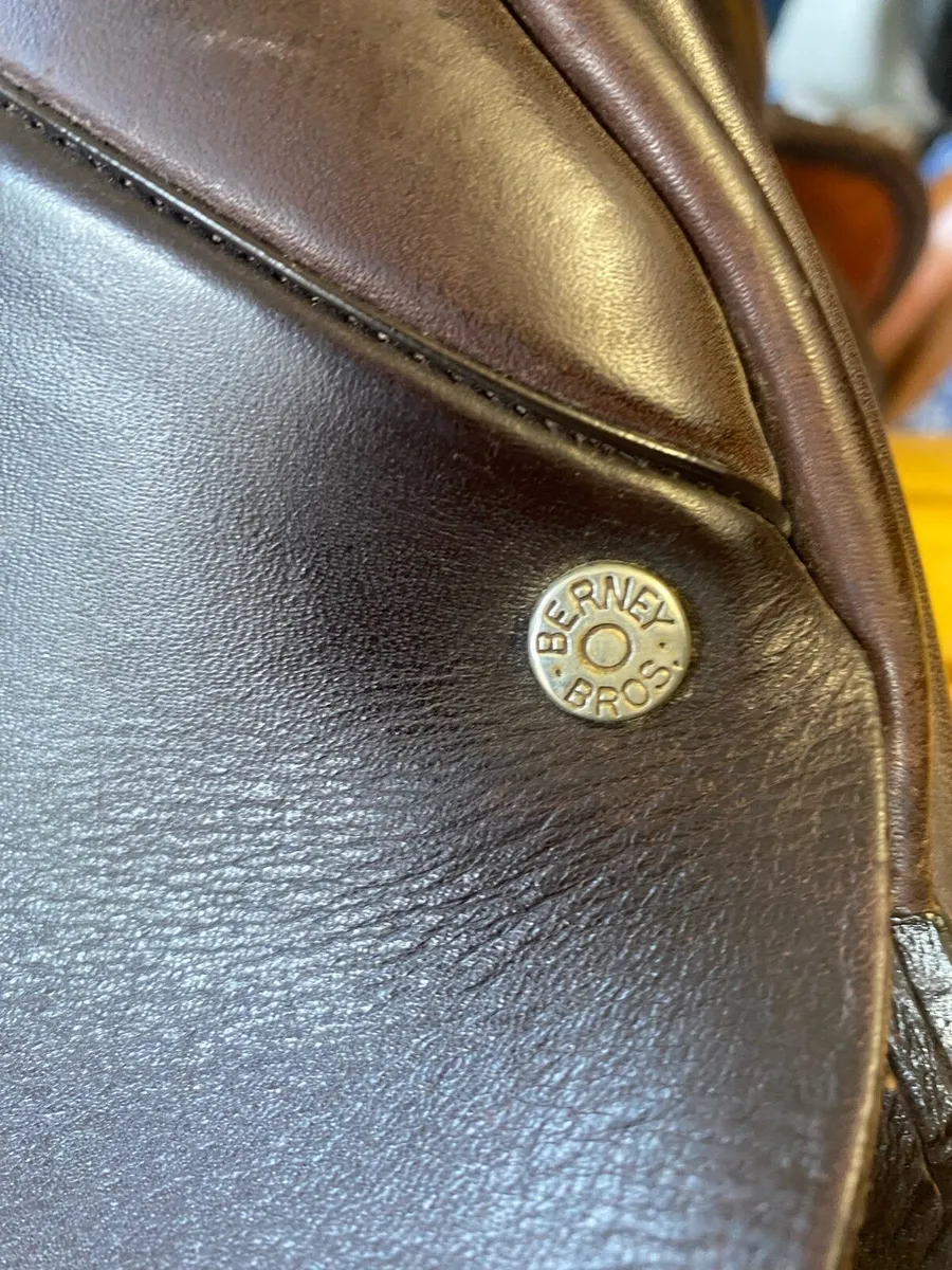 Berney brothers saddle brown as new - Image 2