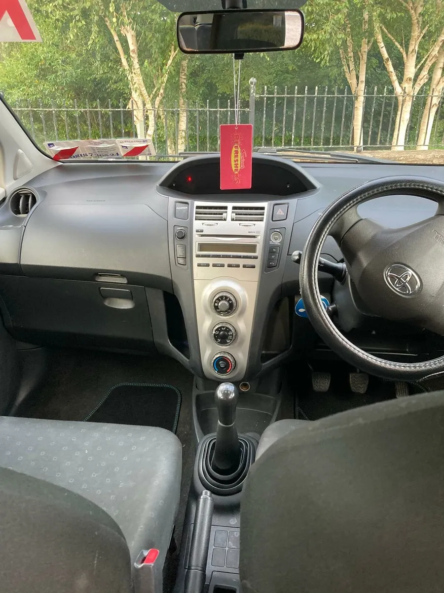 Toyota yaris 2007 - Image 4
