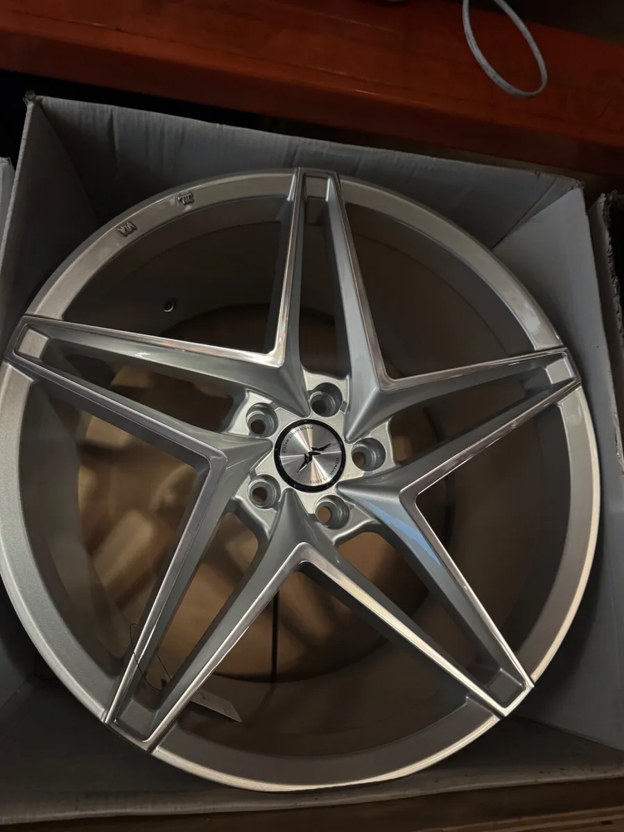 19” veemann vfs46 8.5 all round silver 5x112
